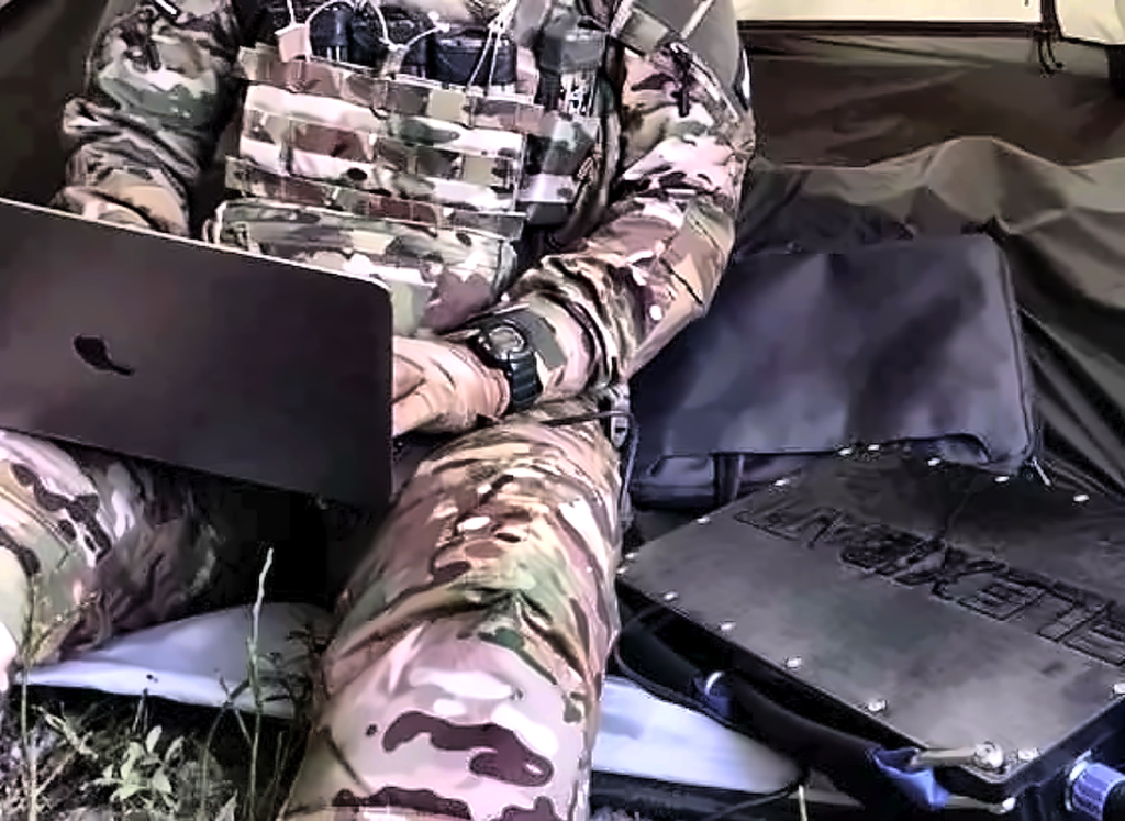 FlexiBatt Lite 2.5KW – Bloc Batterie Tactique Modulaire pour Operations Militaires, Stockage d’Energie Mobile et Soutien aux Missions en Environnement Hostile.